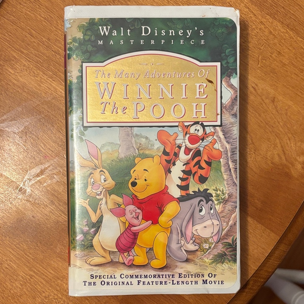 Walt Disney's The Many Adventures of Winnie the Pooh VHS